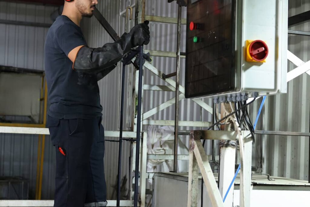 Metal parçalara plastisol uygulaması